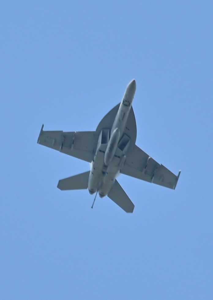 joerust's tweet photo. Great show from the US Navy F/A-18 Super Hornets circling before the Brickyard 200 today. #Flyover #Brickyard200 https://t.co/EhlQFu4vKa