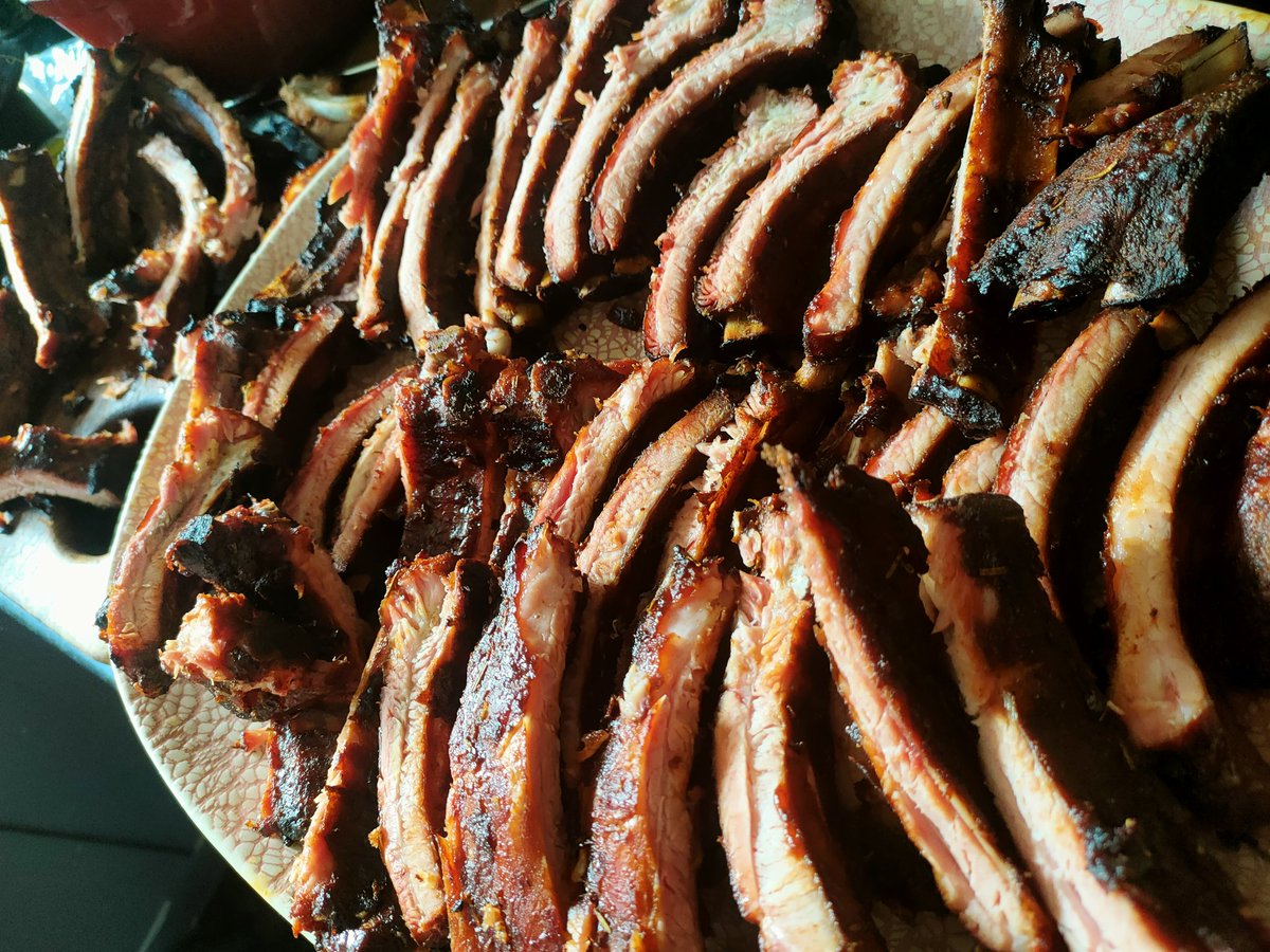 smoked ribs from <a href="/FXBuckley/">F.X.BUCKLEY.</a>  for the win with <a href="/meathead/">Meathead "BBQ Hall of Famer, Hedonism Evangelist”</a> Memphis dust.  #wsm #bbq