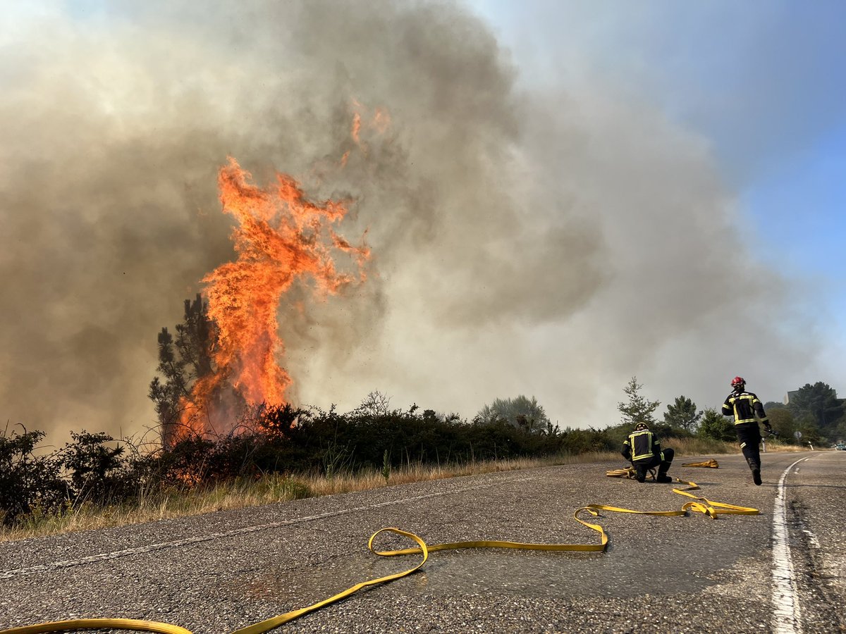 Estos son los superhéroes de hoy, en nada, también nos olvidaremos de ellos; como con los camioneros, los sanitarios o las cajeras del super…😔
Foto <a href="/AlbertoSxenick/">Alberto Sxenick</a>