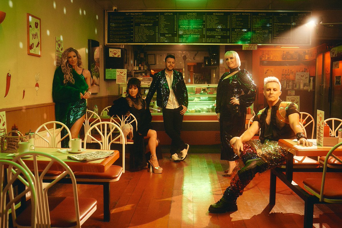 Steps_fanpage20's tweet photo. ‘So easy to love, so hard to forget’
@OfficialSteps @Faye_Tozer @LSLofficial @llatchfordevans @_ClaireRichards @Ianhwatkins
#hard2forget #steps #steps25 #stepsplatinumcollection https://t.co/Ug51wMDlyq