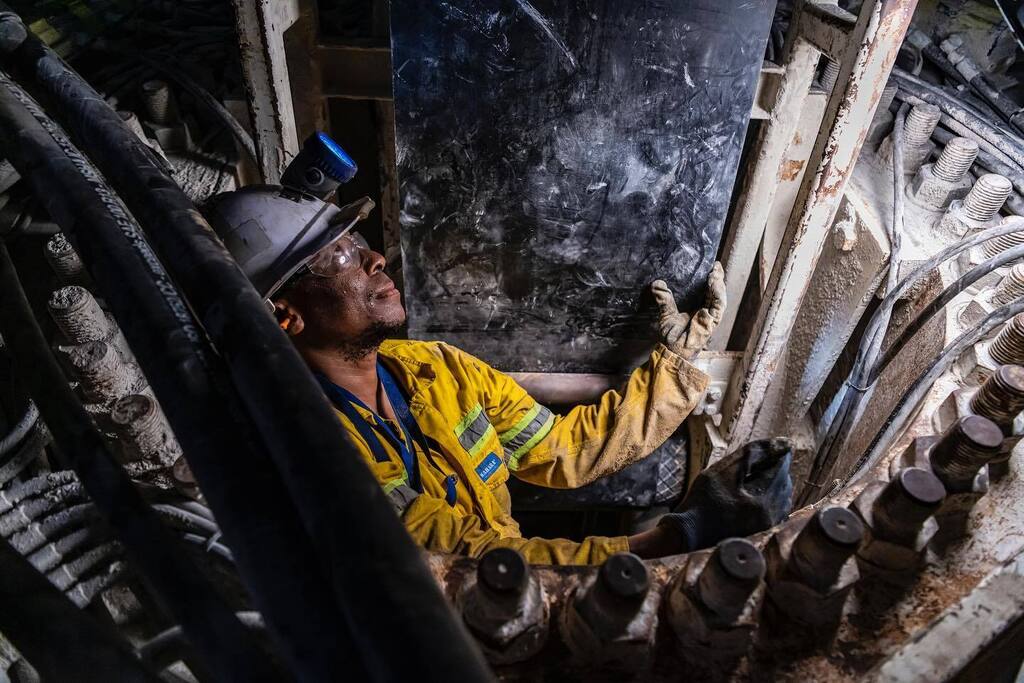 kschoemaker's tweet image. Yellow.  TBM service time. #miningphotography
#industrialphotography
#documentaryphotography
#lensculture
#southafrica
#industrialplaces
#fotografie
#NikonSA instagr.am/p/CgsGNS2DJEC/