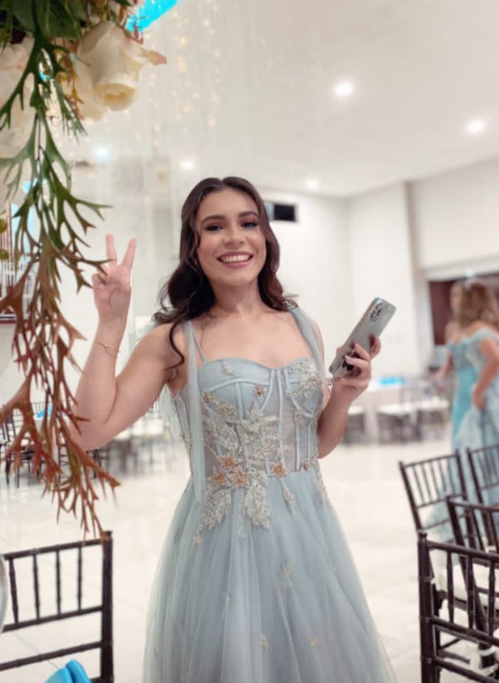 YeniferBraca's tweet photo. Feliz cumpleaños ser maravilloso! 🥳🥰😍 https://t.co/WwMkaQ75ok