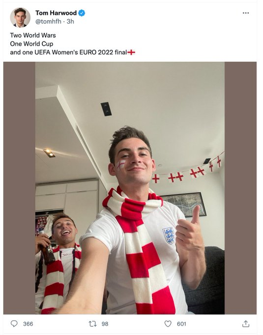 Larry_Mogridge's tweet photo. .
Oh, ffs, is there no end to his xenophobic jingoistic right wing gutter level asinine twattery....?
#NotPatriotism #JustEmbarrassing #WEURO2022 https://t.co/OjZO9Z7Yzb