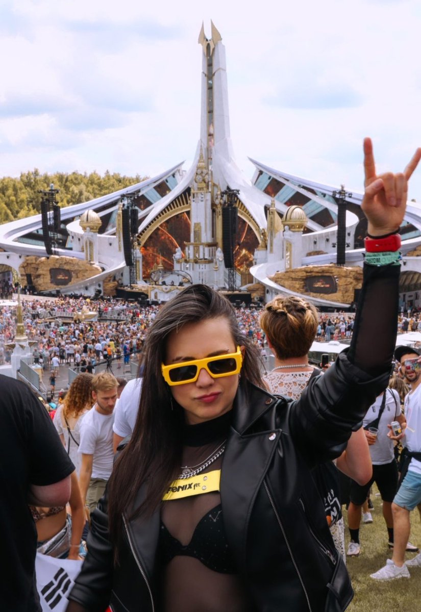 Liaavazquez1's tweet photo. Mariana Bo,Le twins ,Shei (2019)  son las DJ'S  Mexicanas que se han presentado en este Festival TOMORROWLAND.

Pero Kim Loaiza se presenta como la 1ra CANTANTE MEXICANA .

VIVA MÉXICO 🇲🇽 ARRIBA LAS MUJERES QUE ORGULLO TODAS ELLAS. https://t.co/IeBP7BbCdM