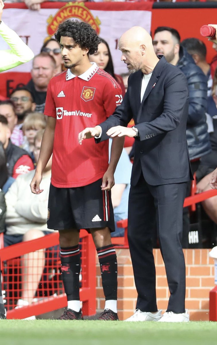 z10ane's tweet photo. Back at old trafford 😍 thanks for the support 🙌🏻 https://t.co/EEaTZO6amV
