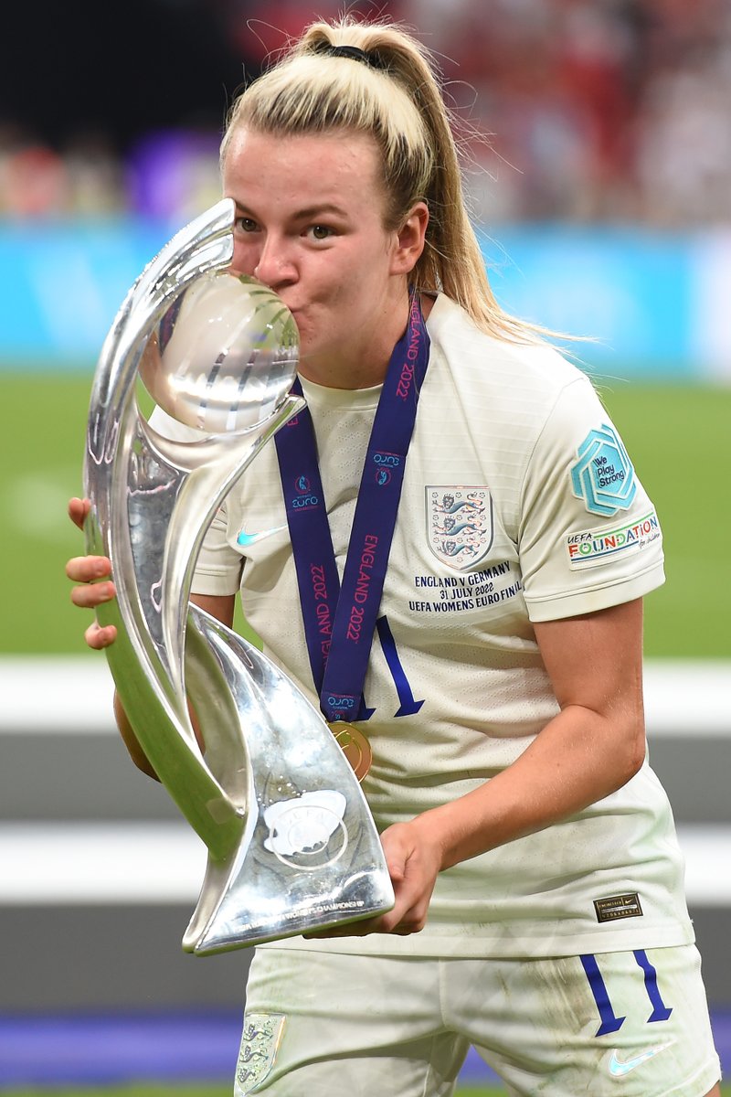 NorwichCityWFC's tweet photo. History has been made! ๐๐ฆ
Congratulations to the @Lionesses and our Hempo on becoming European champions! โค๏ธ๐ค
#NCWFC | #UEFAWomensEuro2022 | #DoneUsProud https://t.co/nWCJfIJkMy