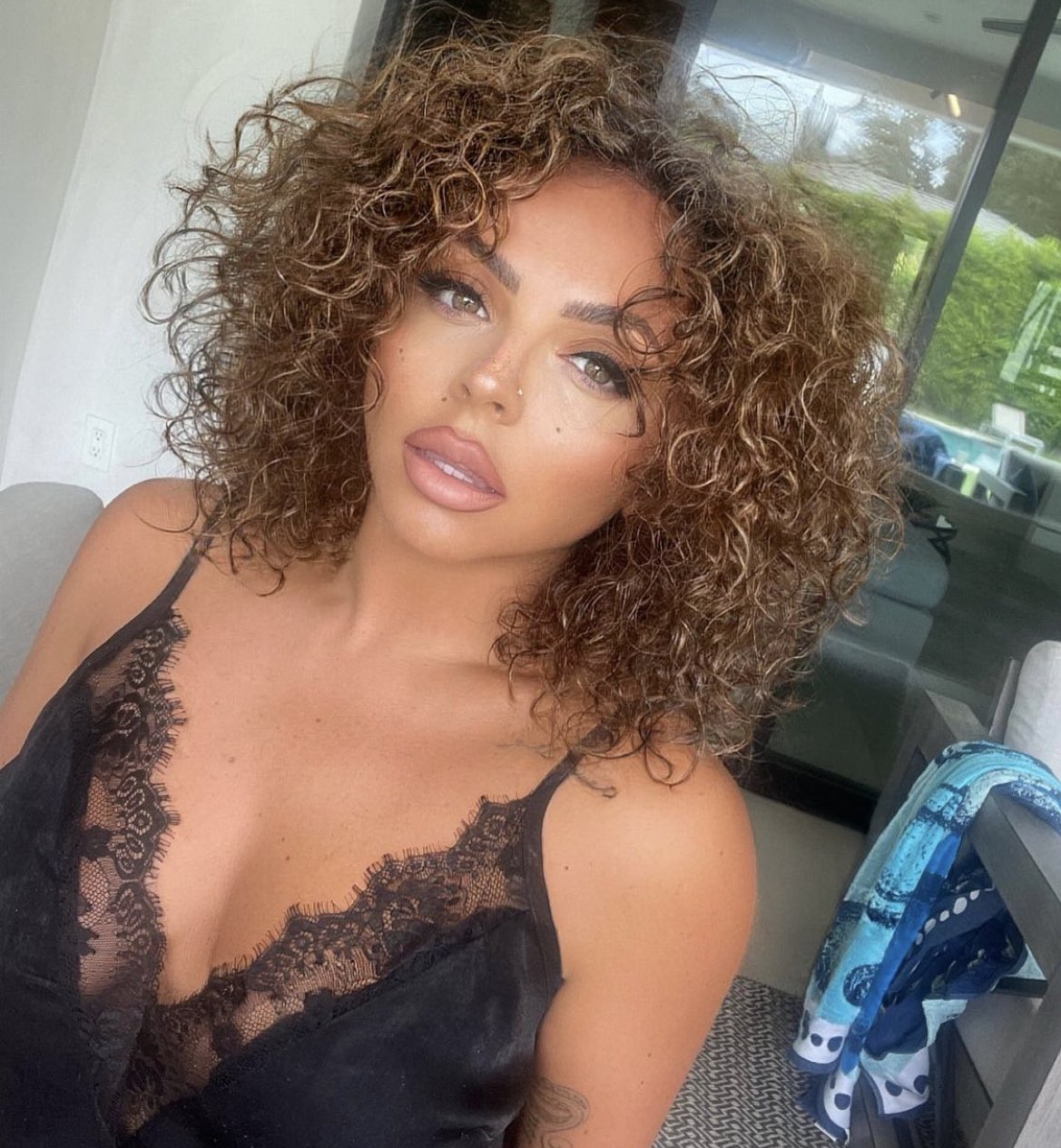 Pop Crave on X: "Jesy Nelson looks beautiful in new photo: “Natural hair is  finally healthy again 💁🏻\u200d♀️” https://t.co/qVdeDRZ3bq" / X
