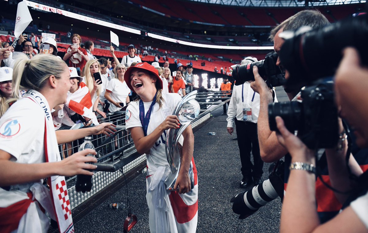 ManUtdWomen's tweet photo. Simply immaculate vibes from Tooney and Lessi Russo 🤩

🏆 #WEURO2022 

#MUWomen || #Lionesses https://t.co/aCp8R7ExNW