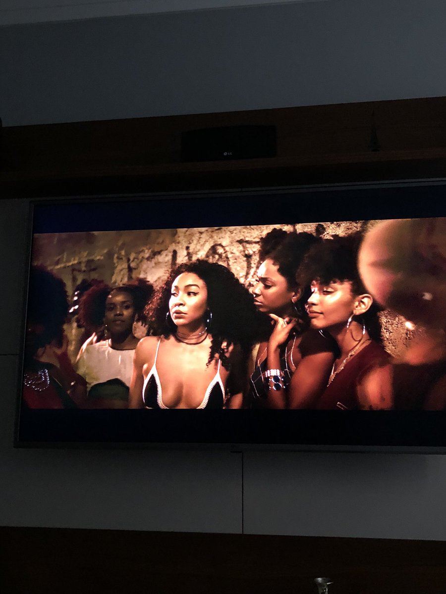Jose_Allmeida_'s tweet photo. Filme clichê das comédias americanas. #ValeNight #StarPlusBR #filme #comedia #brasil https://t.co/TeJgHnOgUr