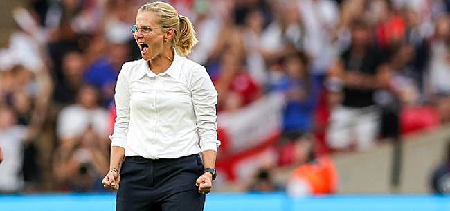 Soccernews_nl's tweet photo. Wiegman euforisch na EK-winst: "Ongelooflijk" #weuro2022 #engdui #wiegman https://t.co/zf8JQpqUXR https://t.co/Bhyac5VZbs