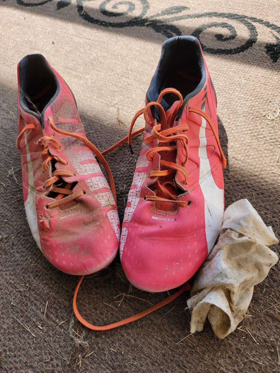 ToiletThoughts's tweet photo. When you haven't played #Ultimate in 3 years, but decide it's time to dust off the cleats. Literally. 

#DiscIsLife
#IHopeIDontBreakMyself https://t.co/drXS2I39il
