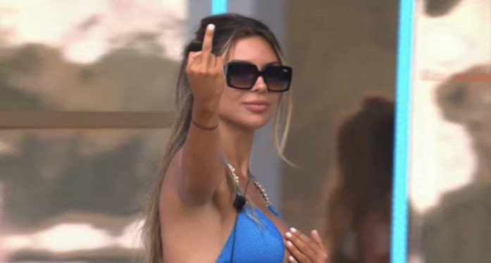 cheetobuzzz's tweet photo. Ekin being so nice to everyone if only she knew they all voted for them #loveisland https://t.co/YJDyXBhBSb