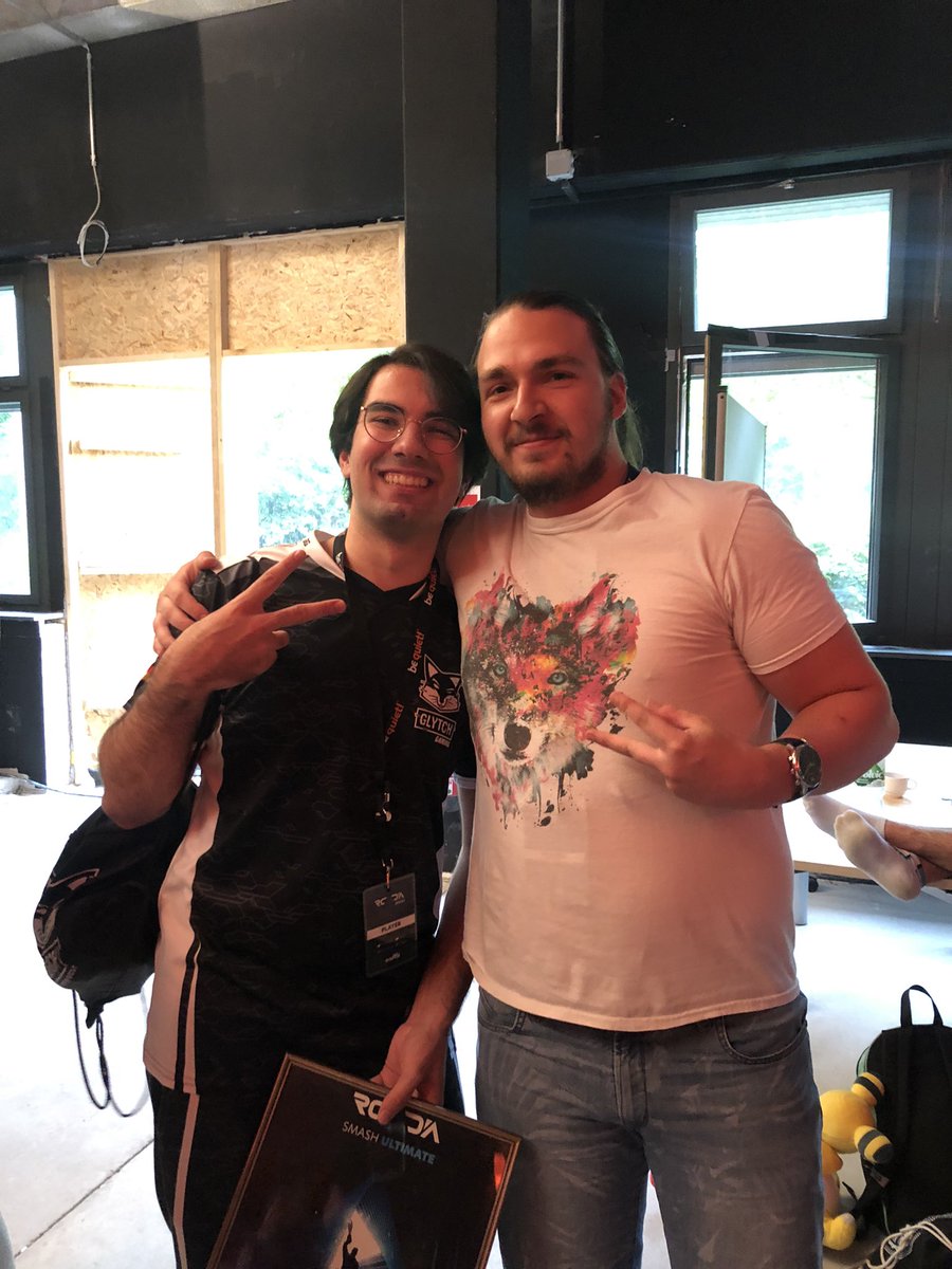 Nun auch endlich zu Hause nach Zugschwierigkeiten. Rcadia war ein absolut geiles Wochenende, viele neue und alte Gesichter gesehen und es war mir eine Freude. Danke an @NicefaceSSB und dem ganzen Stuff fürs organisieren eines 11/10 Events. 

GGs an <a href="/TarikDee/">Tarik</a> und thx fürs Bild