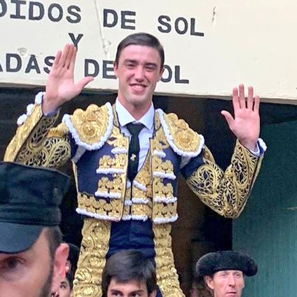 ✨PUERTA GRANDE✨
Regreso por todo lo alto de Alejandro Gardel, en Tudela (Navarra).