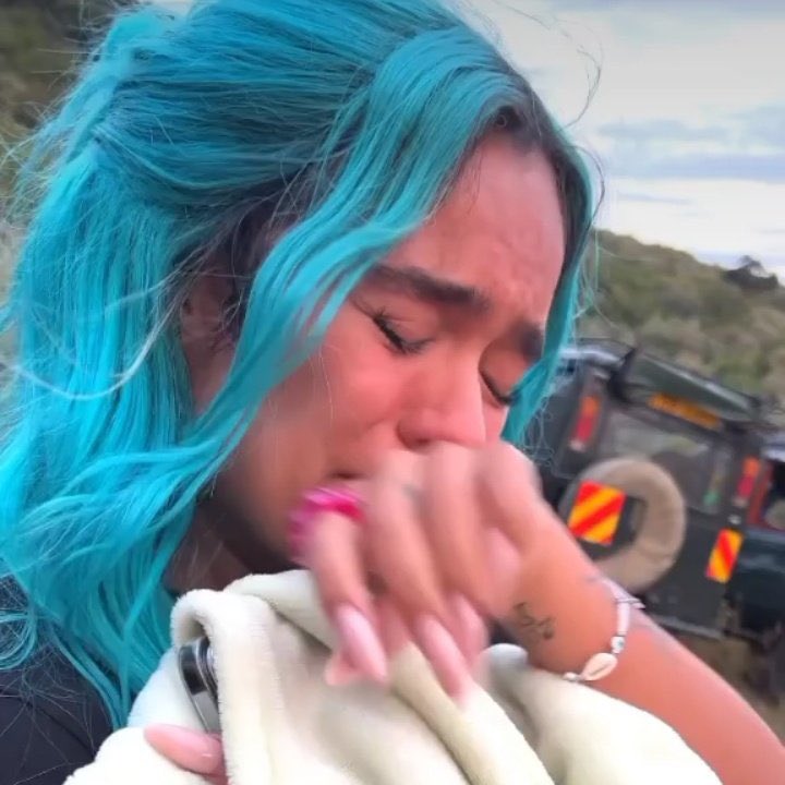 La dulzura y humanidad de Karol G es todo lo q necesito para ser fan de esa mujer, jamás me arrepentiré de seguir todo lo q hace y lo q refleja. Te amo Caro, la promesa es para siempre💙