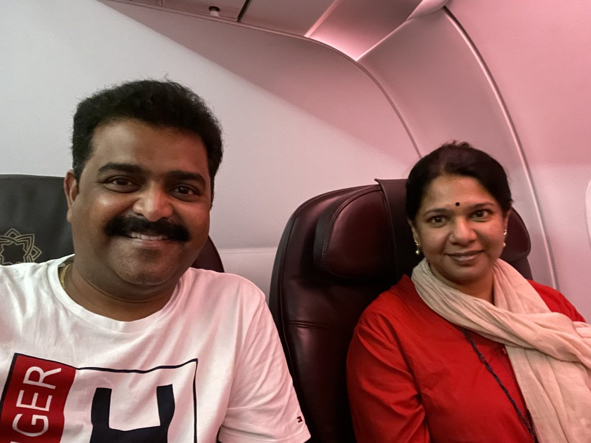 Iam_geekay's tweet photo. My co-passenger today on my flight from Chennai to Delhi.. Mrs. @KanimozhiDMK . I am surprised by her humbleness and down to earth attitude. Discussing about Web series and common stuffs made me feel about her like a common woman.. All the best to her endeavors. https://t.co/nXIaqN4odw