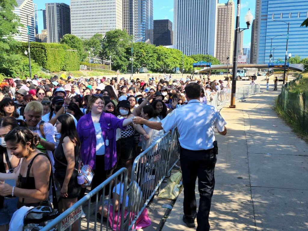 Chicago Police tweet media