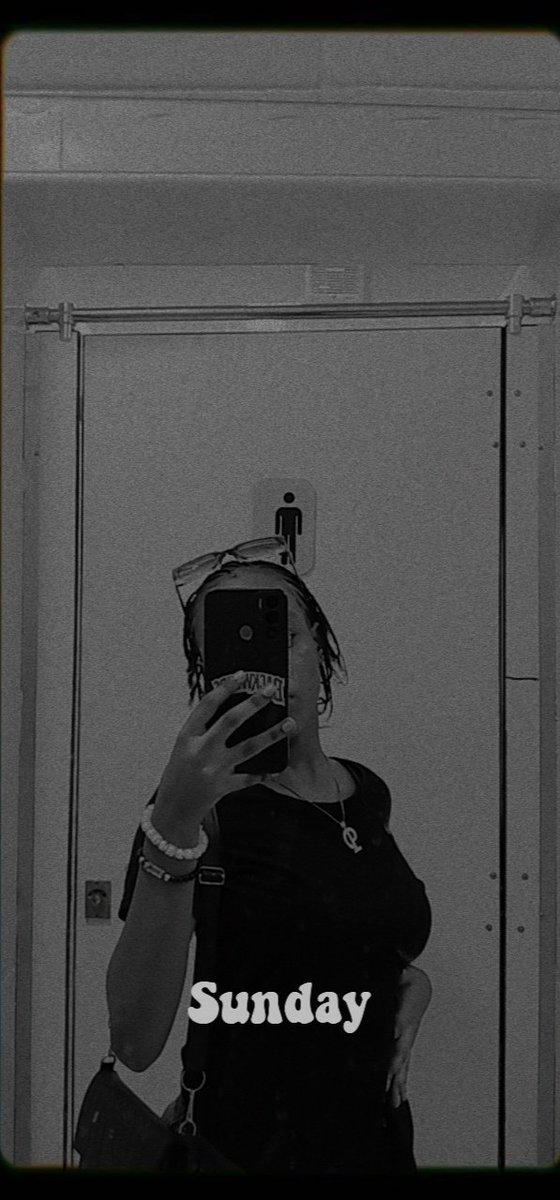 O_amakaa's tweet photo. Bye July..
#Kelly #modella #damnRIP #DEJI https://t.co/ygLZz0cEsV