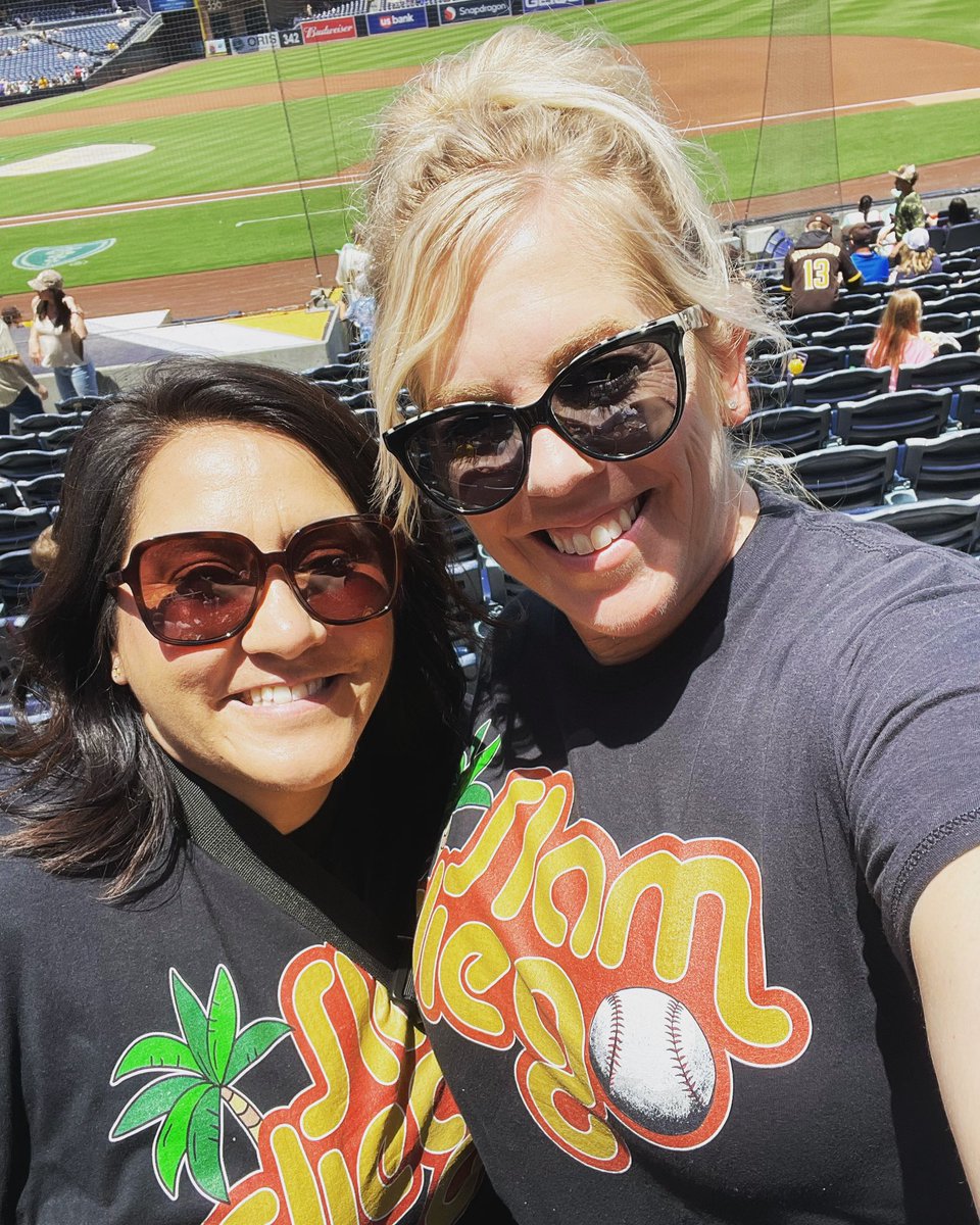jenni__doll's tweet photo. #slamdiego #timetoshine  🏟⚾️☀️🕶 https://t.co/VCXDjvk6YO