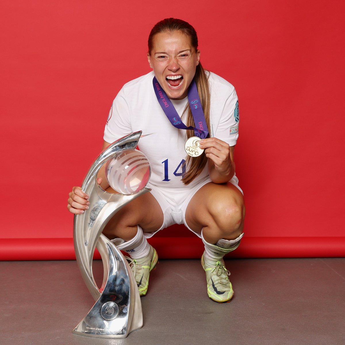 Lionesses's tweet photo. Smile... we're European champions! 😀 https://t.co/9tRDT2Qoii
