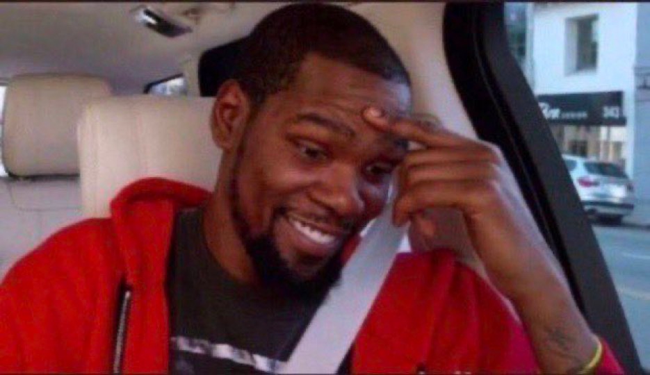 ManSam977's tweet photo. PAIGE’S DAD HAS SECOND HAND EMBARRASSMENT #LoveIsland https://t.co/zJlsrDfBsx