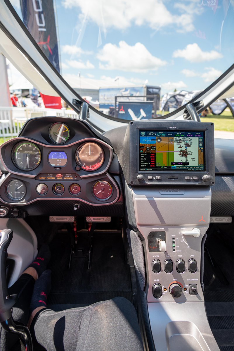 G3X Touch-equipped <a href="/ICONAircraft/">ICON Aircraft</a> A5 on display at Oshkosh 👇 👏

#OSH22