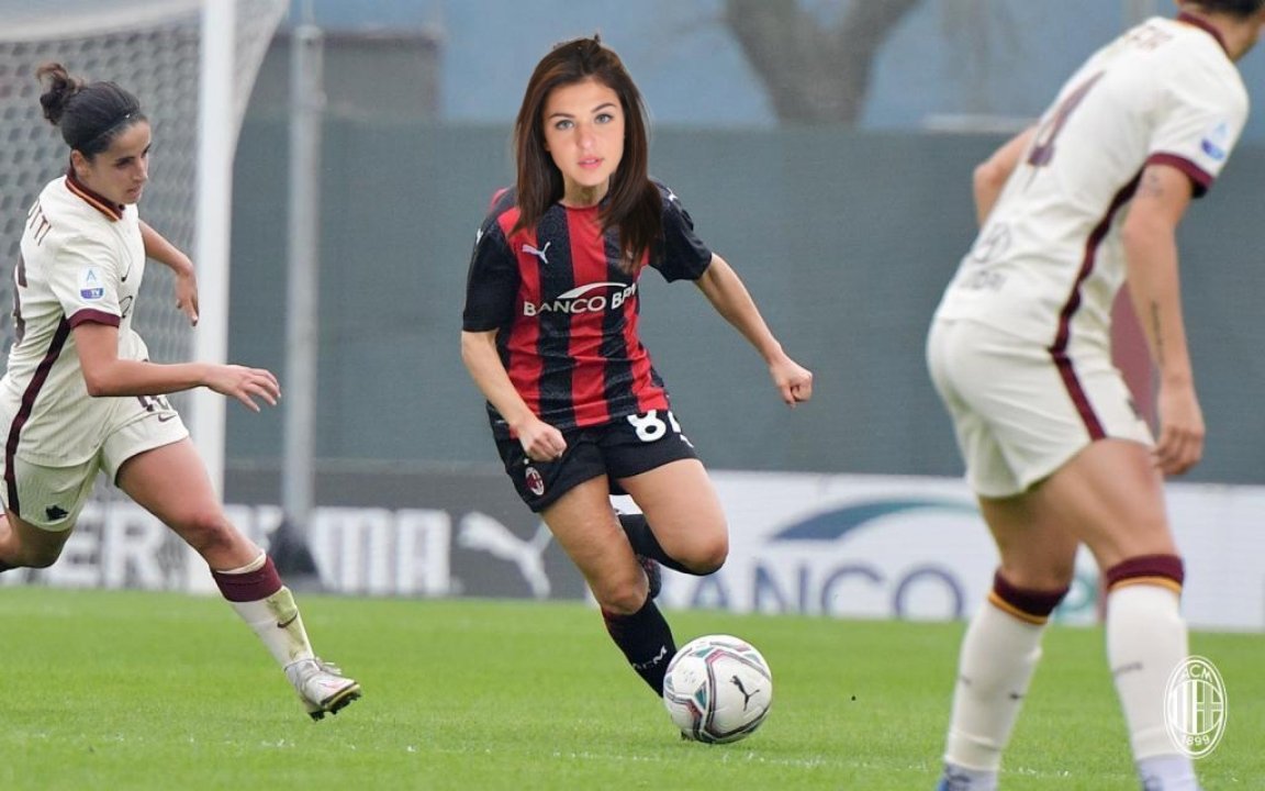 Leah sigue en busca de su doblete pero de momento se le cierra el arco, 3 oportunidades que no ha podido concretar pero lo seguirá intentando claramente ya que el profe le sigue teniendo mucha confianza