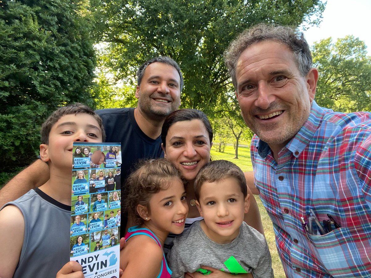 Andy_Levin's tweet photo. I made some new friends tonight canvassing in Bloomfield Township. #LevinFor11 #MI11 https://t.co/7aOqc1ZRUy