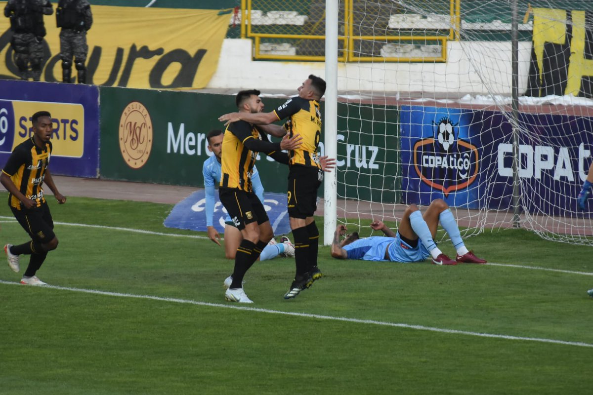 imminent_news's tweet photo. 🇧🇴 #Superclassico225 #ProfessionalDivision.
@LaRazon_Bolivia
The match ended in La Paz, The Strongest beat Bolívar 4-0 and consummated his fifth victory in the 📸APG tournament #bolivia #mostliked https://t.co/YUlICUPvWV