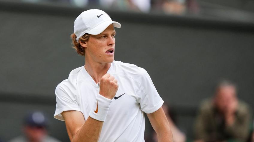GeorgeSpalluto's tweet photo. Jannik WINNER! Dopo Wimbledon, Sinner si ripete in finale a Umago, battendo Alcaraz 67 61 61, salvando 9 palle break su 9 concesse. 6° titolo in carriera, di gran lunga il più pesante. E 1^ VITTORIA CONTRO UN TOP 5. https://t.co/HEYcvN2p1f