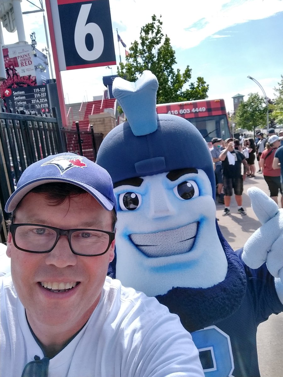 Kmtilley1's tweet photo. Let's go @TorontoArgos @KoolFMBarrie #KoolSummerSelfie https://t.co/0EPoiS76HV