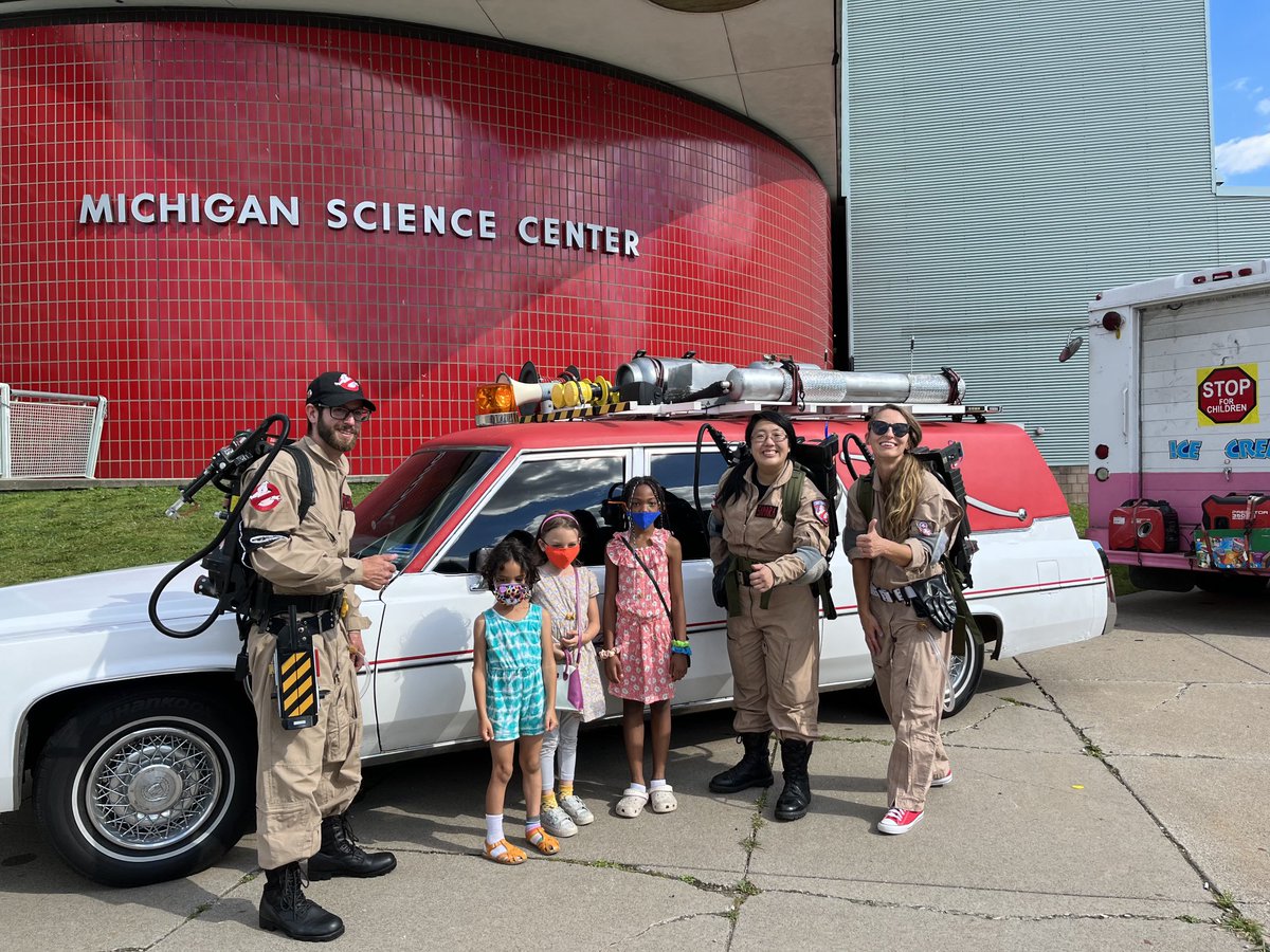 commiegirl1's tweet photo. Ghostbusters with Donna Rose, Tallulah and best neighbor Brielle #detroitsciencecenter https://t.co/V2GxswPiPc