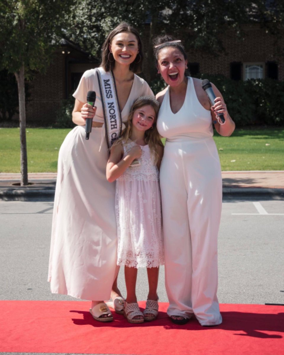 And congrats to the winner of the “Best Runway” award… Emma! 🏆👑🎀