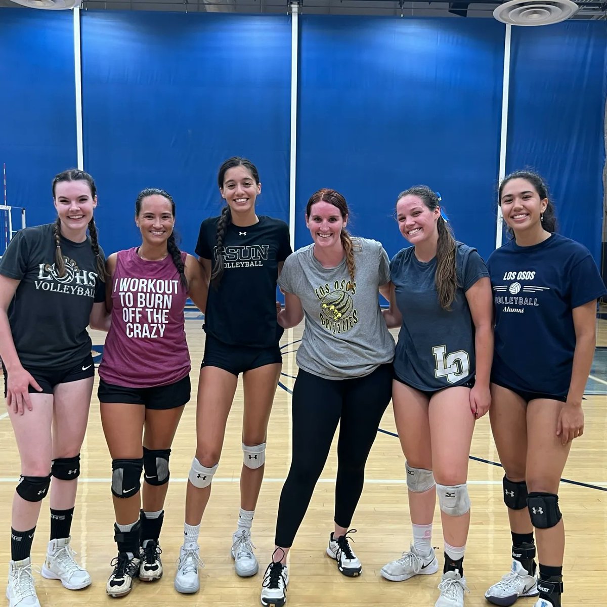 OsosVolleyball's tweet photo. Alumni Win 2-0

Osos varsity took on the Alumni team made up of graduates ranging from 07' to 22'. What a special event this turned out to be.
S/O to all the friends and family who came to watch both the young and younger battle it out. It made the game even more worthwhile. https://t.co/i1cMUVXHV6