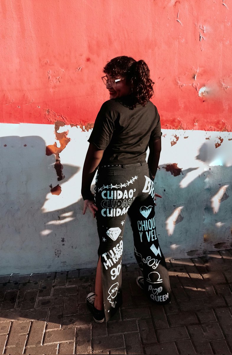 littledivalt's tweet photo. Aunque lali no lo vio igual quería presumirles mí pantalón para el #DisciplinaTour en Córdoba. Te amo reina la rompiste @lalioficial https://t.co/ON32jqpf2R