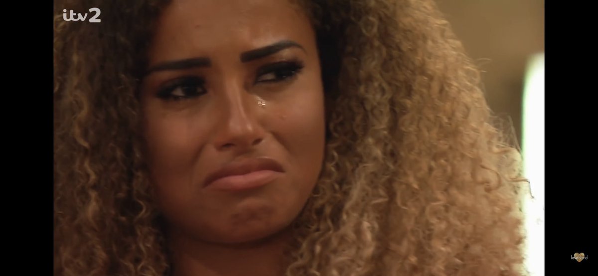 willywonkedr's tweet photo. Realising this is the first time Davides seen his family in years since he lives in Manchester #loveisland https://t.co/hVsFEMZbbC