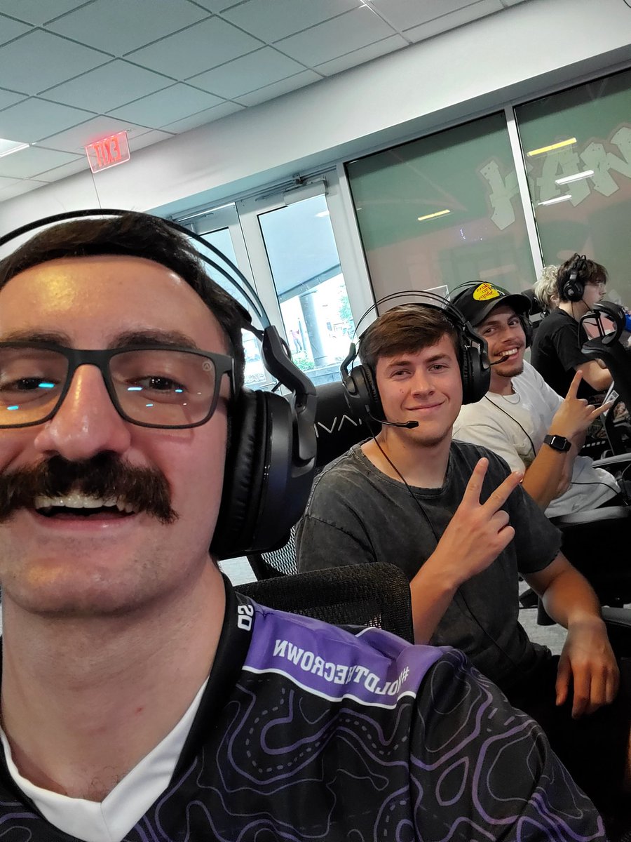 RolaCoasta's tweet photo. Love working at @leveluparenagg so much I'm even here on my days off! ๐
Brought @log__cabin and @nathanracz today to run some @PlayVALORANT with friends and to check out the new location here at @HyVeeArena!
#LEVELUPARENA #KCEsportsLivesHere https://t.co/xc1Pv3u0yj