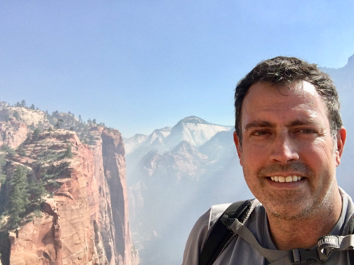 RoadTrippinMark's tweet photo. Angel's Landing Hiking Trail, Zion #zion #angelslanding #hiking #hikingadventures #roadtrippinmark #utah #hike #desertphotography #desert #epic #travelphotography #travel #redrock #markloftin #loftin #scenery #fun https://t.co/wrquLI30G1