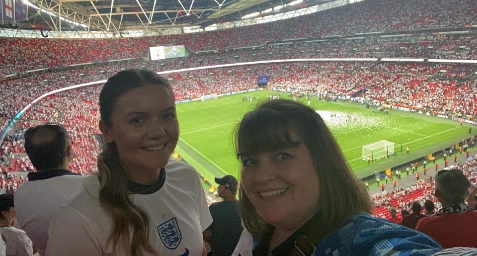 aimeestabler's tweet photo. What a day at Wembley! And what an inspiration to young girls who want to play sport 🦁❤️ @lionesses https://t.co/USofI2xs10