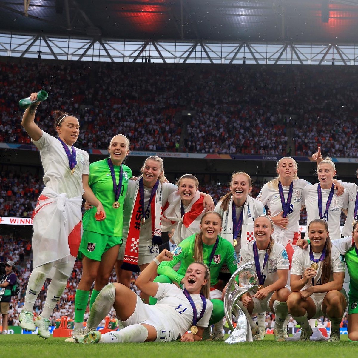 AlexGreenwood's tweet photo. ITS COMING HOME 🏆🏴󠁧󠁢󠁥󠁮󠁧󠁿❤️ https://t.co/rN35EnZ9Gd