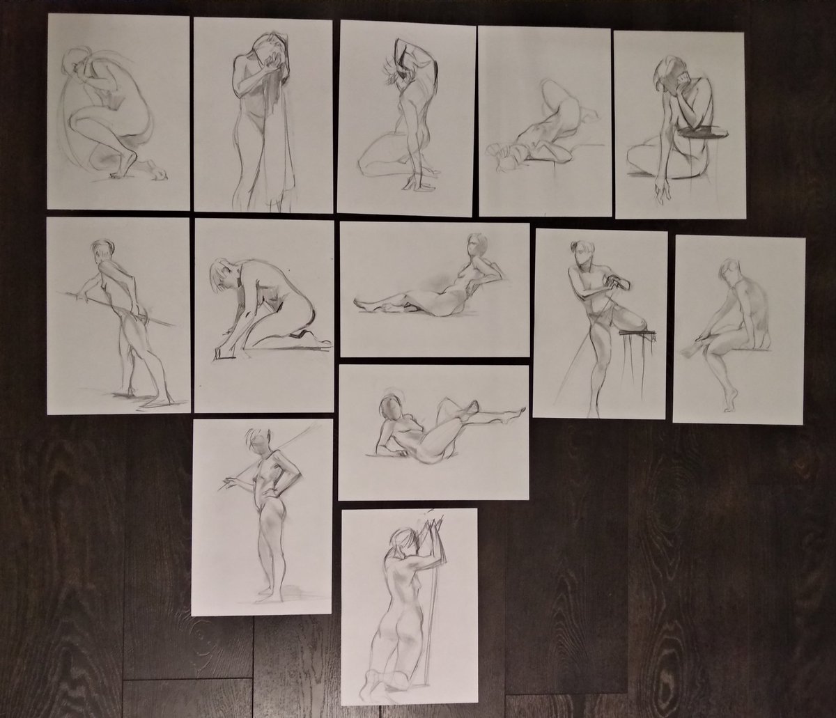 Some life model sketching I did today!
I feel like i didn't study for a long time and decided to fix that!!👍 