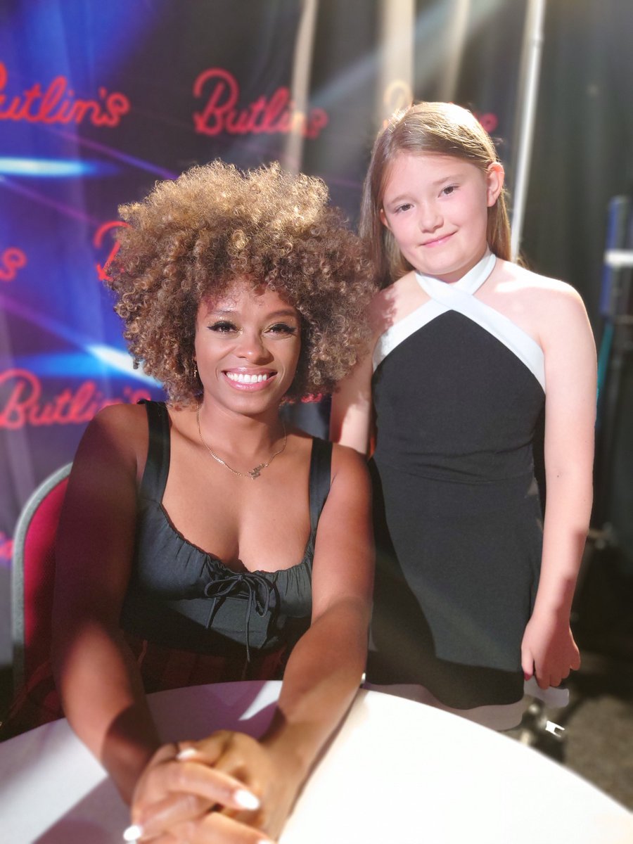 Great meeting <a href="/FleurEast/">FLEUR EAST</a> whilst at <a href="/Butlins/">Butlin's</a> tonight. Remember Fleur it's "we ain't talking about MARRIAGE"