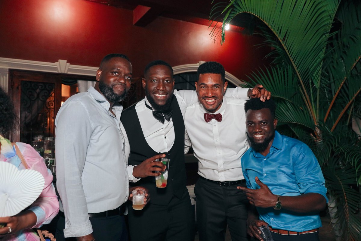 HummingBirdTT's tweet photo. Congratulations 🤴🏾👸🏿📸
#wedding 
#Goodtimes
#hummingbirdmediatt
#TrinidadandTobago 
#love https://t.co/zmMmzvQFRC