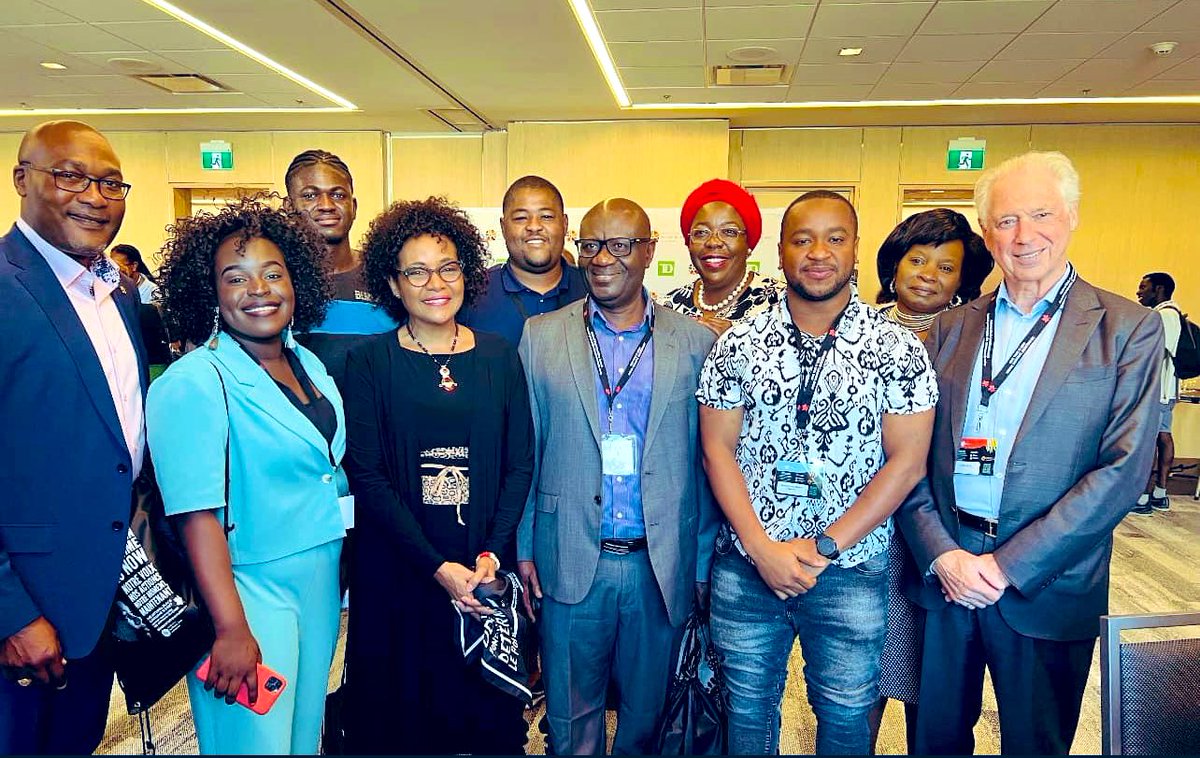 ourymajor's tweet photo. Merci à la très honorable #Michaëlle Jean, ancienne gouverneure générale du Canada et ex secrétaire générale de l’OIF d’avoir accordé ce précieux moment de discussion à l’équipe du CPPAANB. Avec nous, M. John M. Beck, président de ACCON group … https://t.co/ULoaApIX5v