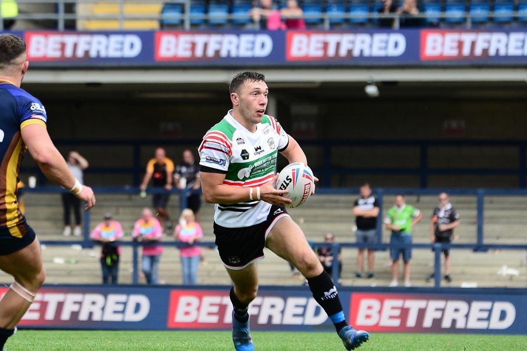 Evan Simons tweet media