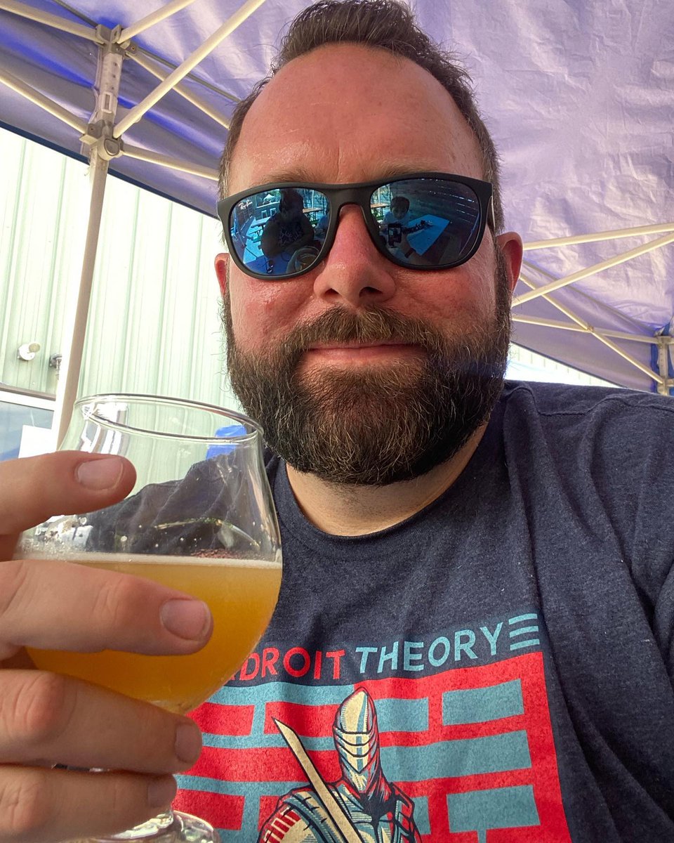AdroitTheory's tweet image. An Adroit Theory shirt spotted out in the wild! his time at:

@vitaminseabrewing - Weymouth, MA  by @beverlybeerguy

Tag us if you are sporting our gear out + about. We might just repost!

instagram.com/p/CgINoHNJ1pL/

#VaBeer #BeerArt #Beertography #AdroitTheory #ConsumeLifeDrinkArt