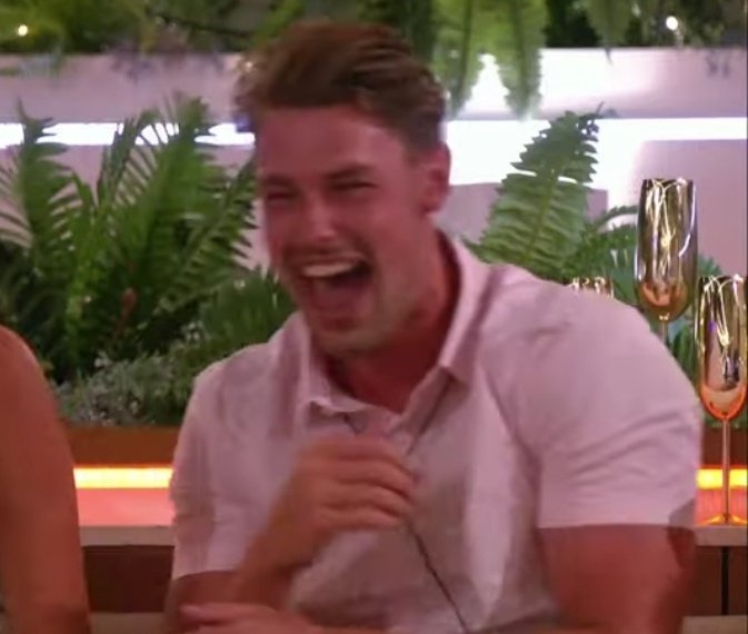 SarahsDrafts's tweet photo. big THANK YOU to the producers for announcing that Ekin-Su and Davide are saved by the public FIRST
after those hater islanders wanted to vote them out ๐
#LoveIsland #talkswith https://t.co/WRCdFhusqA