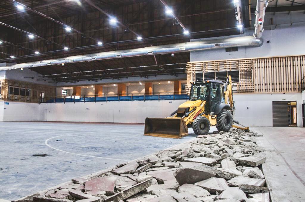 WalterVuotoTDF's tweet photo. Esta primera etapa se ejecuta por administración y los trabajos estarán a cargo de personal del área de Servicios Públicos; en tanto la etapa de hormigonado y terminación estará a cargo de la empresa que gane el proceso de licitación pronto a realizarse.

#UshuaiaMásActiva https://t.co/VV0t2ucqUs