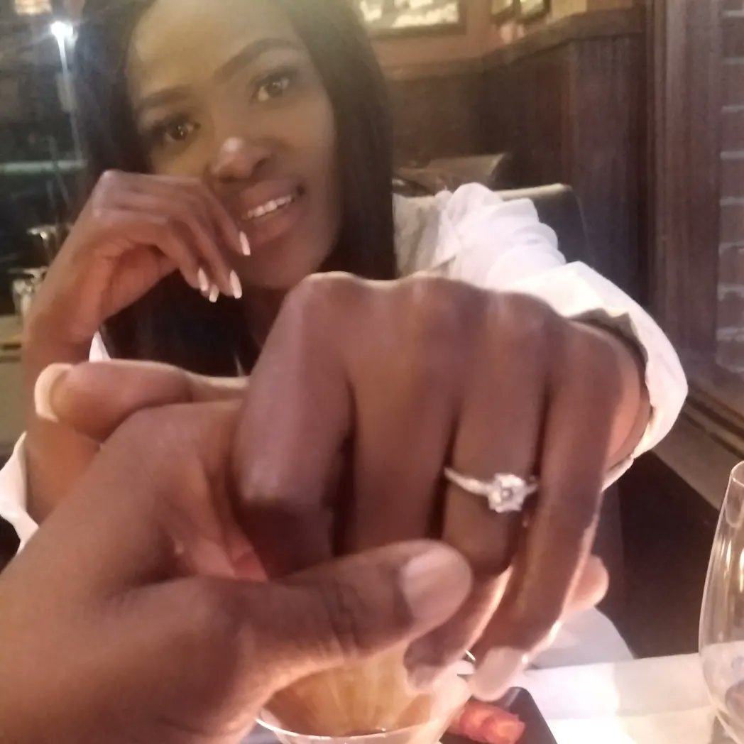 2bha_m's tweet photo. @ChantyLany just said Yesss❤️💕😍💍 https://t.co/rvK4qwJnsQ