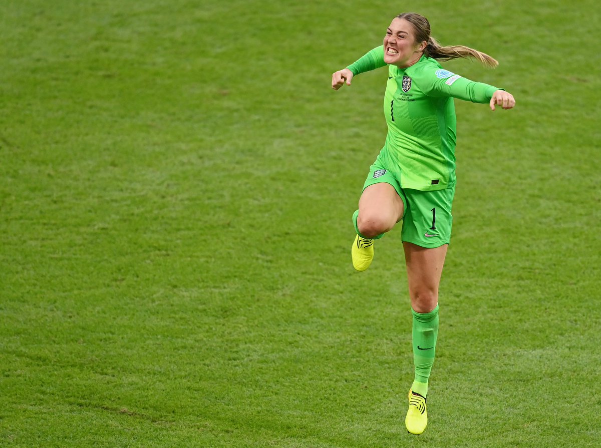 ManUtdWomen's tweet photo. Nobody celebrates quite like Mary 🤣🙌

🏆 #WEURO2022 

#MUWomen || #Lionesses https://t.co/WlnfPCJkR0